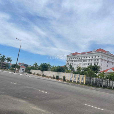 Bán đất vàng - biệt thự view sông Bàn Thạch - Bên khách sạn Bàn Thạch