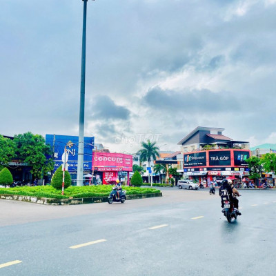 Bán gấp khối phố 2 Vĩnh Điện sát trục Lý Nhân Tông kinh doanh sầm uất