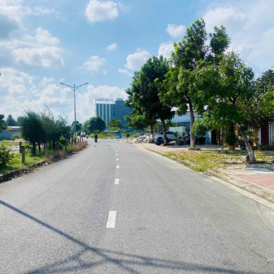 Mặt tiền đường Văn Tiến Dũng 34m, sát FPT