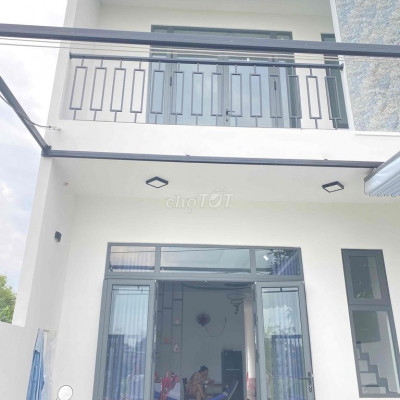 nhà 2 tầng chính chủ cần bán đường ô tô