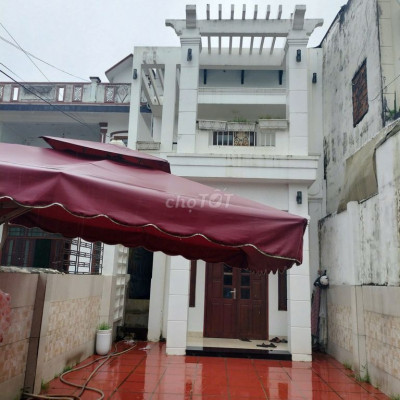 Nhà 2 tầng, dt 180m2 MT Trần Quý Cáp, Điện An, Điện Bàn