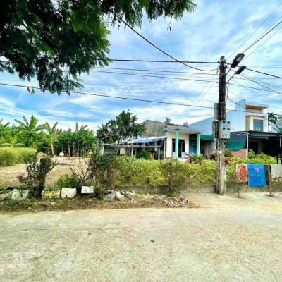 Lô đất sau Chợ Lạc Thành, Dt 120m2 thổ cư, đường 7,5m, giá 6xx triệu