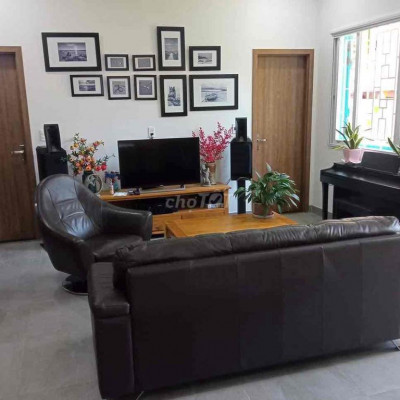 Bán nhà biệt thự đẹp, đầy đủ nội thất sát Khu đô thị FPT Đà Nẵng