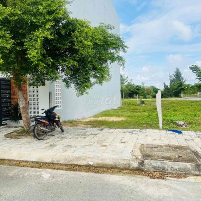 Mặt tiền đường Mai Xuân Thưởng đối diện bệnh viện Phan Châu Trinh