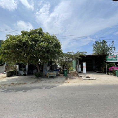 Thanh lý lô đất 180m2 Dũng Sĩ Điện Ngọc đoạn đầu đường gần cây xăng.