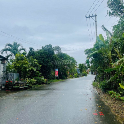 Bán Lô đất mặt tiền đường nhựa, ngay DT605 đi vào. Sát rạt Đà Nẵng.