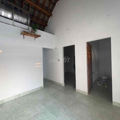 Nhà mặt tiền DT 611, Quế mỹ