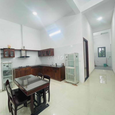 Bán nhà Huỳnh Thúc Kháng - TT Hà Lam ngang 6m ( nhà mới ) 2ty250