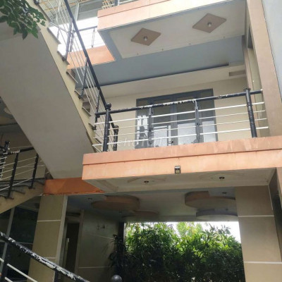 Nhà đat vip.nằn tren đg Trần Hưng Đạo. (48m)