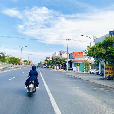 Siêu rẻ cuối năm- Biệt thự 210m2 mặt tiền đường QH 10m5 giáp TP Hội An