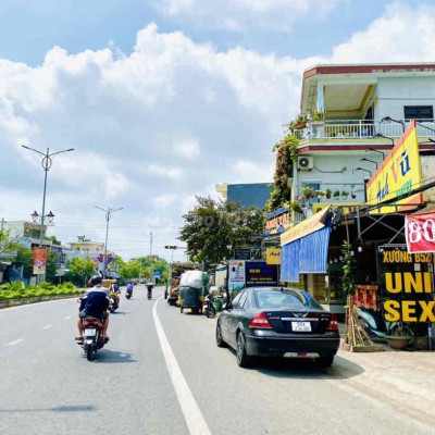 Siêu phẩm mặt tiền kinh doanh view công viên sát phố chợ Vĩnh Điện