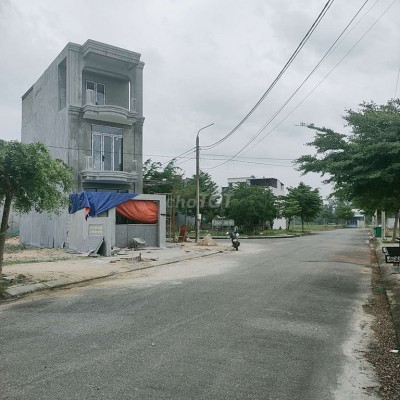 Đất sát ĐH FPT, Gần Ngay Bv Phan Châu Trinh,Đường 7m5 Sạch đẹp