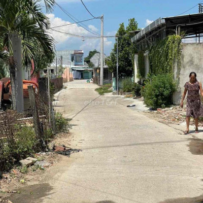 Bê tông siêu đẹp sau lưng chợ Điện Nam Bắc