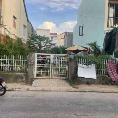 Vợ chồng em cần bán lô đất 120m2 gần phố cổ hội an giá còn 8xx triệu