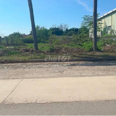 Chính chủ cần cho thuê 800m2 đất tại ngã 3 hòa khương giao đại hiệp