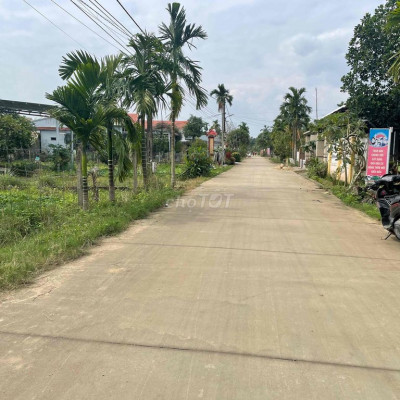 Mặt tuền đường 7m5 - Thông thẳng ra đường DT 605