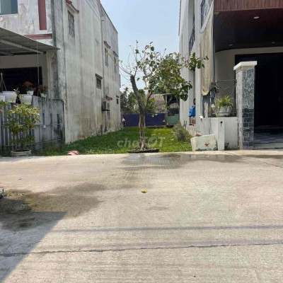 bán đất cẩm thanh 100m2 đường bê tông 3m thông