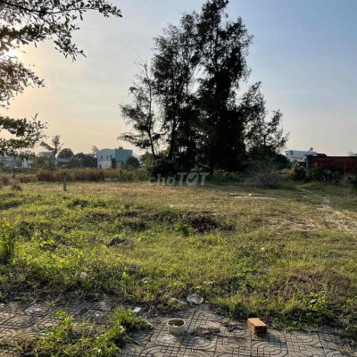 Đất sổ đỏ 125m2, sau lưng chợ Điện Dương, đường 7m5