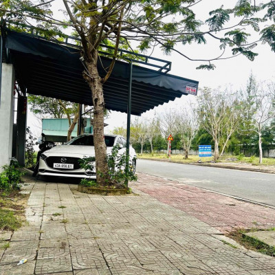 mặt tiền đường 17m5 sát trường FPT