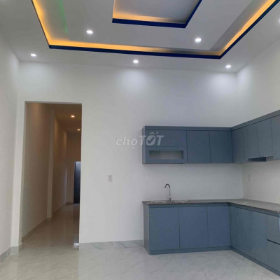 Nhà mới xây Tứ Ngân Điện Ngọc