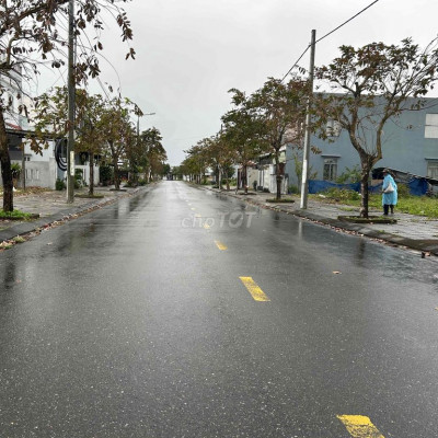 Khu đô thị số 4 sát sông diện tích 100m , giá sập hầm 1,7tỷ