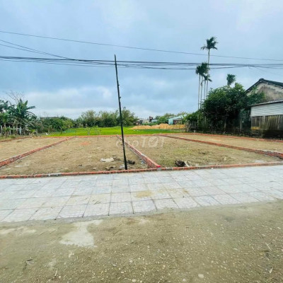 Bán đất sát Ql 1A, giá thỏa thuận, DT 200m2, mặt tiền 10m, 550TR / LÔ