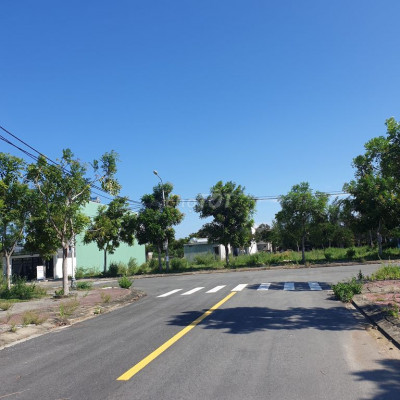 Chính chủ bán lô 5x24.5m cạnh làng đại học quy hoạch