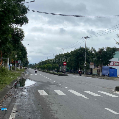 Nhà cấp 4 mặt tiền đường 33 - Trần Phú gồm 5p