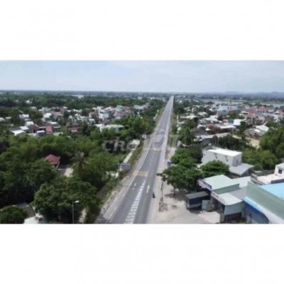 cần bán lô đất mặt tiền quốc lộ 1A đối diện câu xăng phát tường