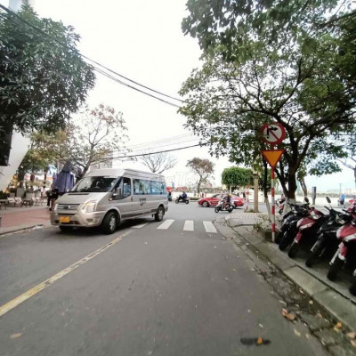 Hàng hiếm chính chủ muón bán lo đường lớn