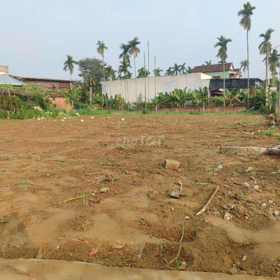 Lô đất nằm ngay mặt tiền đường lớn_ sát hồ bơi Xuyên Tây_giá chỉ 9xx