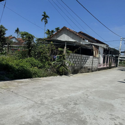 Đất sau lưng nhà mặt tiền đường nhựa - Khu chợ Huyện đông đúc - 5xx