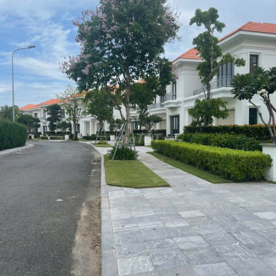 bán nhanh lô góc 168 m2 gần phố cổ Hội An , giá đầu tư ,sổ hồng