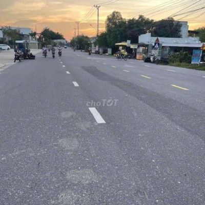 Chính chủ 1000m2 mặt tiền Duy Tân-Tam Kỳ
Có 300m2 đất ở,hướng Đôn Nam