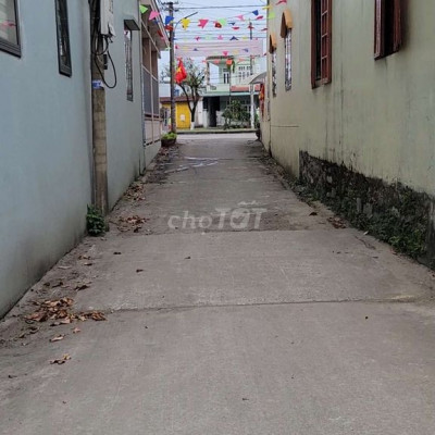 Còn cgir 1 lô giáp Đà Nẵng, gần Đại học Việt Hàn, sát Trần Hưng Đạo