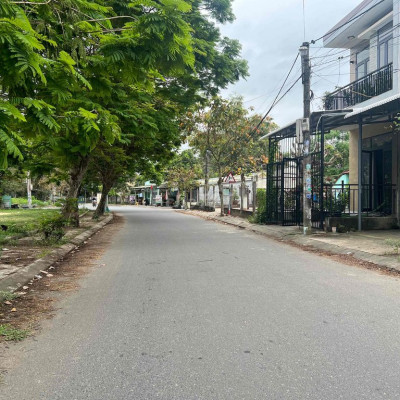 SIÊU PHẨM PHỐ CHỢ THANH QUÝT NGAY CÔNG VIÊN