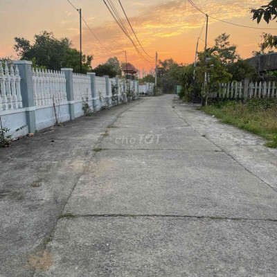 chính chủ cần bán 2 lô liền kề đất ở.