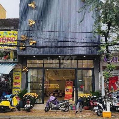 Cho thuê văn phòng view siêu đỉnh ngay trung tâm sầm uất nhất Tam Kỳ.