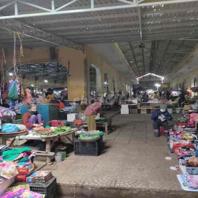 Bán nhà sát chợ khu số 9 điện ngọc