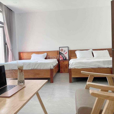 nhà hai mặt tiền ngay trung tâm 400m