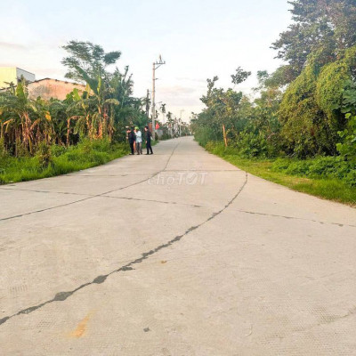 Mặt tiền đường chính DX5 ngay cầu Quảng Đà