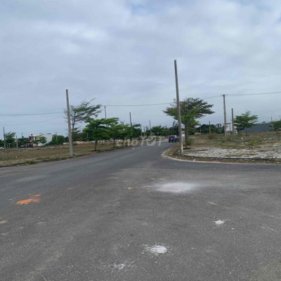 Lô 7B đẹp rẻ 125m2, sạch, đường 7m5