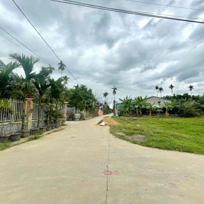 Lô góc 140m2 (100% thổ cư) Giáp Với Hoà Tiến Đà Nẵng chỉ 750 triệu