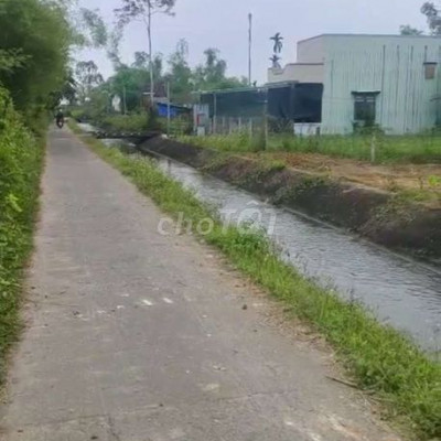 Chinh chủ bán đất views đồng  sát kênh mát thoáng phù hợplàm nhà vườn