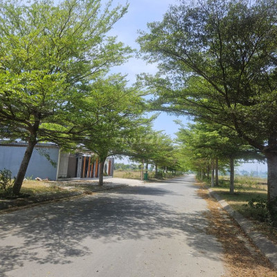 Bán đất đường 20m5. Cạnh one world. Khu dân cư hiện hữu đông đúc