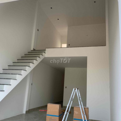 Nhà mê lửng Điện Ngọc cần bán