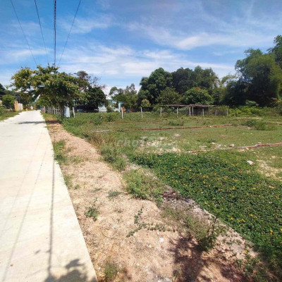 Điện Tiến - 2 lô liền kề đường bê tông 5m - Giáp sát Đà Nẵng