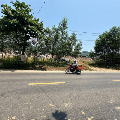 Cần bán 2 lô đất ở mặt tiền quốc lộ 14B. Thích hợp làm phòng trọ.