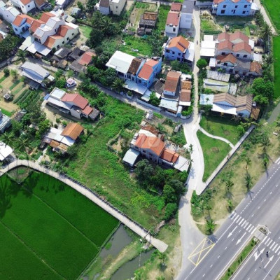 2mt võ chí công dt 1000m2 hướng đông view ruộng sát ngã tư cửa đại