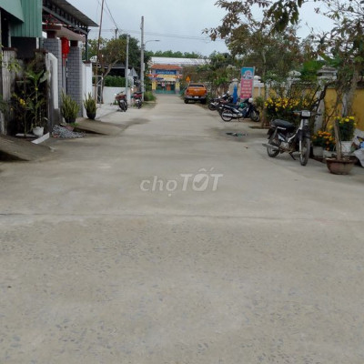 Đường bê tông 4m_130m gần chợ Lệ Trạch Hoà tiến